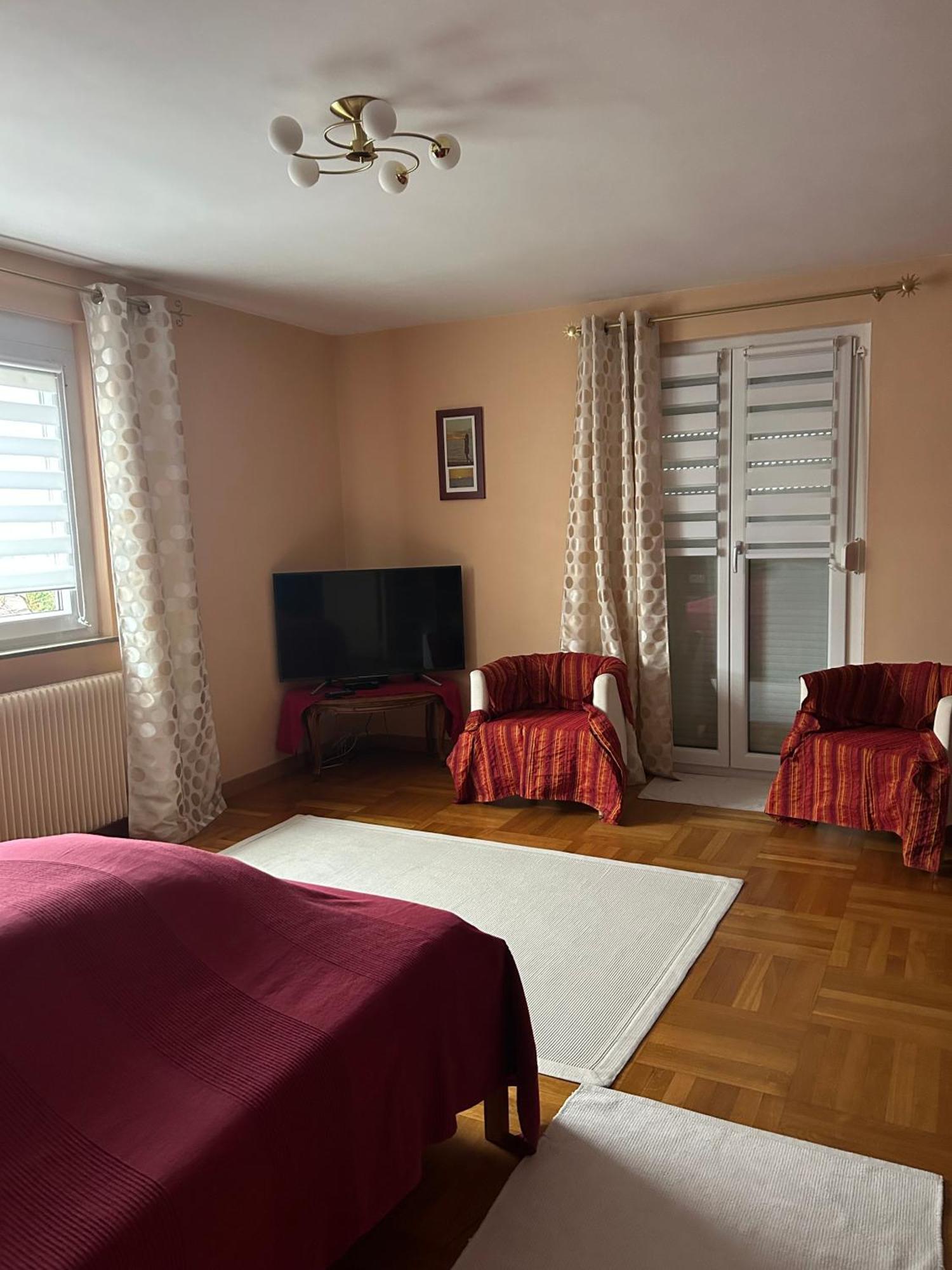 Ferienwohnung - Damisa House Мецинген Екстериор снимка